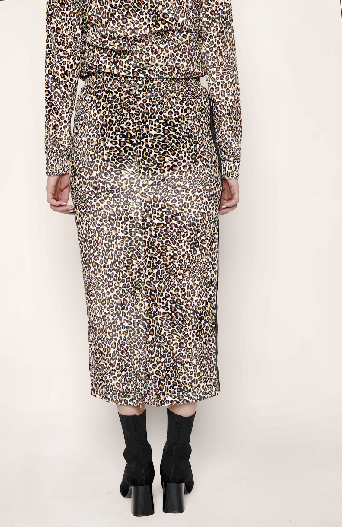 Women’s Velvet Cheetah Print Maxi Skirt